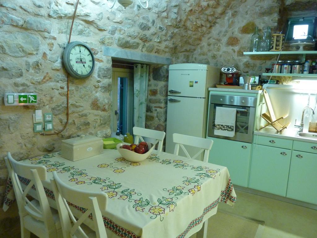 圣乔治斯考西斯传统住宅度假屋 Agios Georgios Sykousis 客房 照片