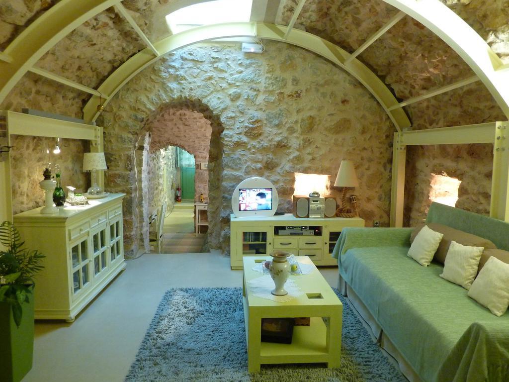 圣乔治斯考西斯传统住宅度假屋 Agios Georgios Sykousis 客房 照片